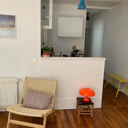 Appartement Charming 2r 10 Minutes From Montmartre Parijs